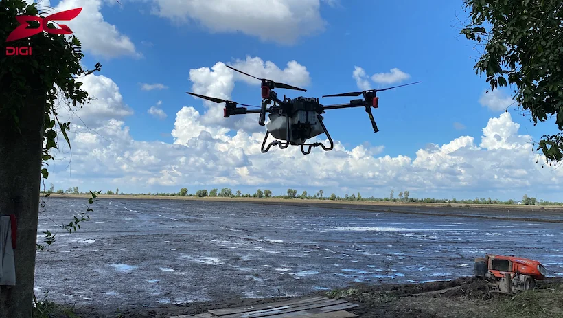 flycam phun thuốc